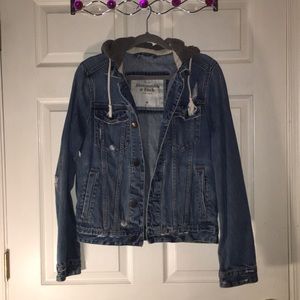 Women’s Hooded Jean Jacket